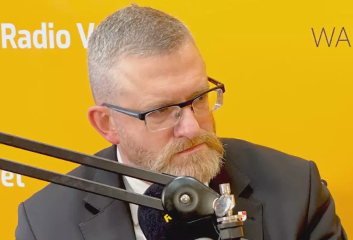 Braun podważył ludobójstwo w komorach gazowych w Auschwitz. "Nie powinno się zapraszać go do programu"