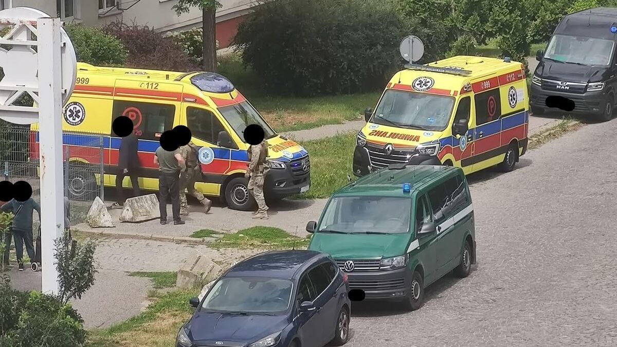 Interwencja policyjnych kontrterrorystów na ul. Mełgiewskiej / Frezerów