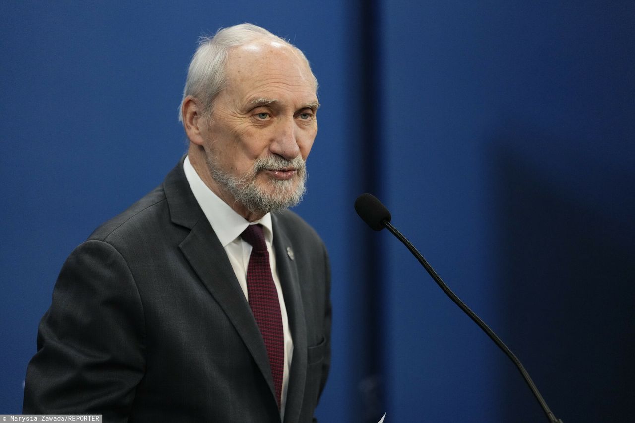 Macierewicz i wykroczenia. Komisja wydała decyzję