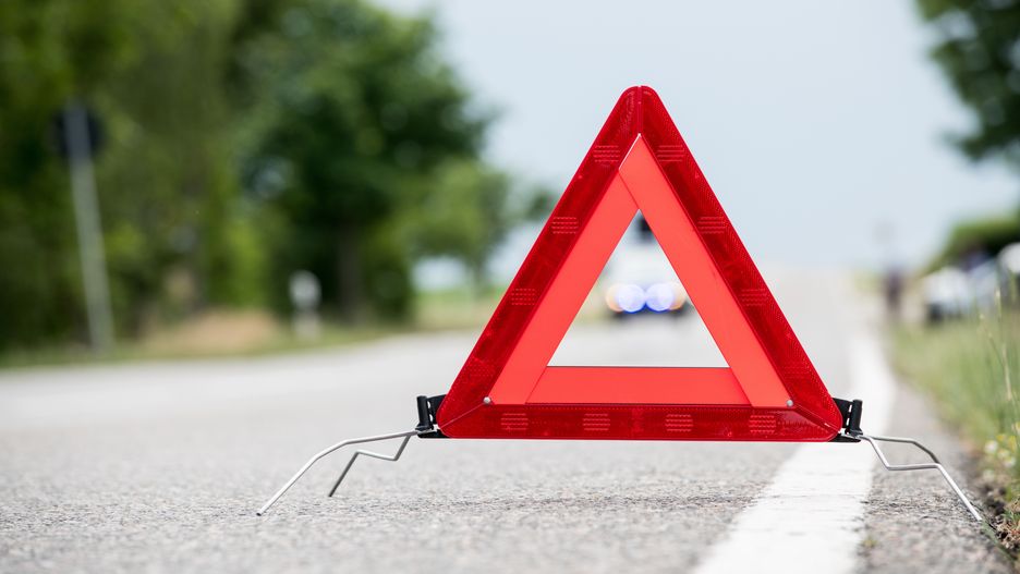 Warndreieck
Mario Hösel
Warndreieck, Warnung, Zeichen, Symbol, Unfall, Unfallstelle, Fahrbahn, Fahrbahnrand, Asphalt, Markierung, Gefahr, Verkehr, Vorsicht, Absicherung, Panne, Symbolbild, warndreieck, warnung, zeichen, symbol, unfall, unfallstelle, fahrbahn, fahrbahnrand, asphalt, markierung, gefahr, verkehr, vorsicht, absicherung, panne, symbolbild, absichern, warnen, achtung