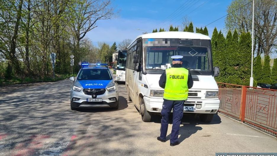 Policja zatrzymała pijanego kierowcę autobusu szkolnego