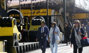 Iran dąży do zawarcia umowy z USA. Na stole złoża ropy naftowej i gazu