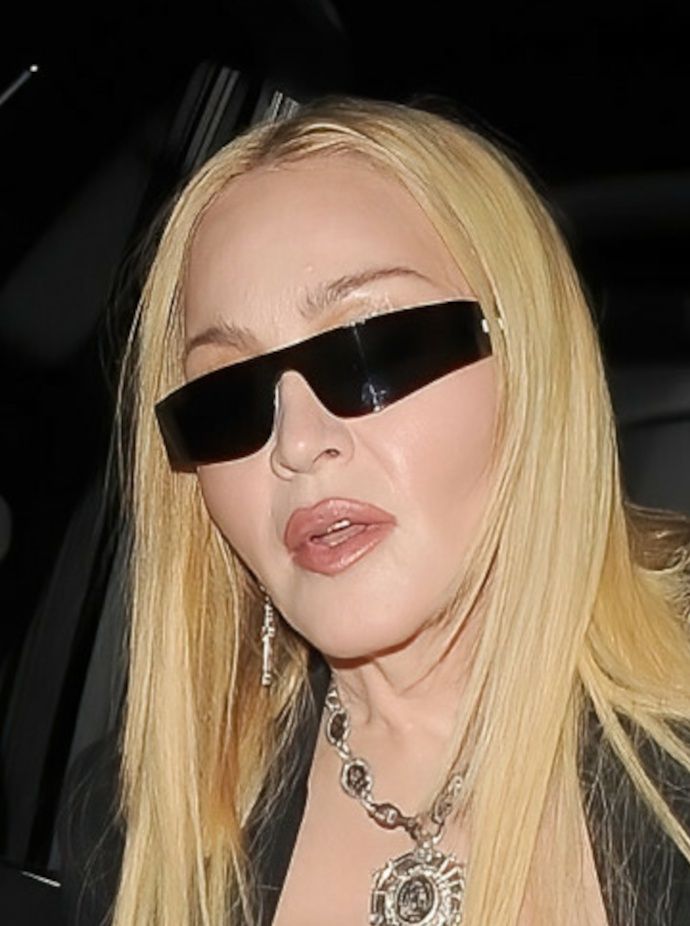 Madonna z dziećmi na wystawie Rocco w Mayfair