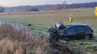 Witnica: Kierująca fiatem wjechała wprost pod pociąg. Lądował śmigłowiec LPR