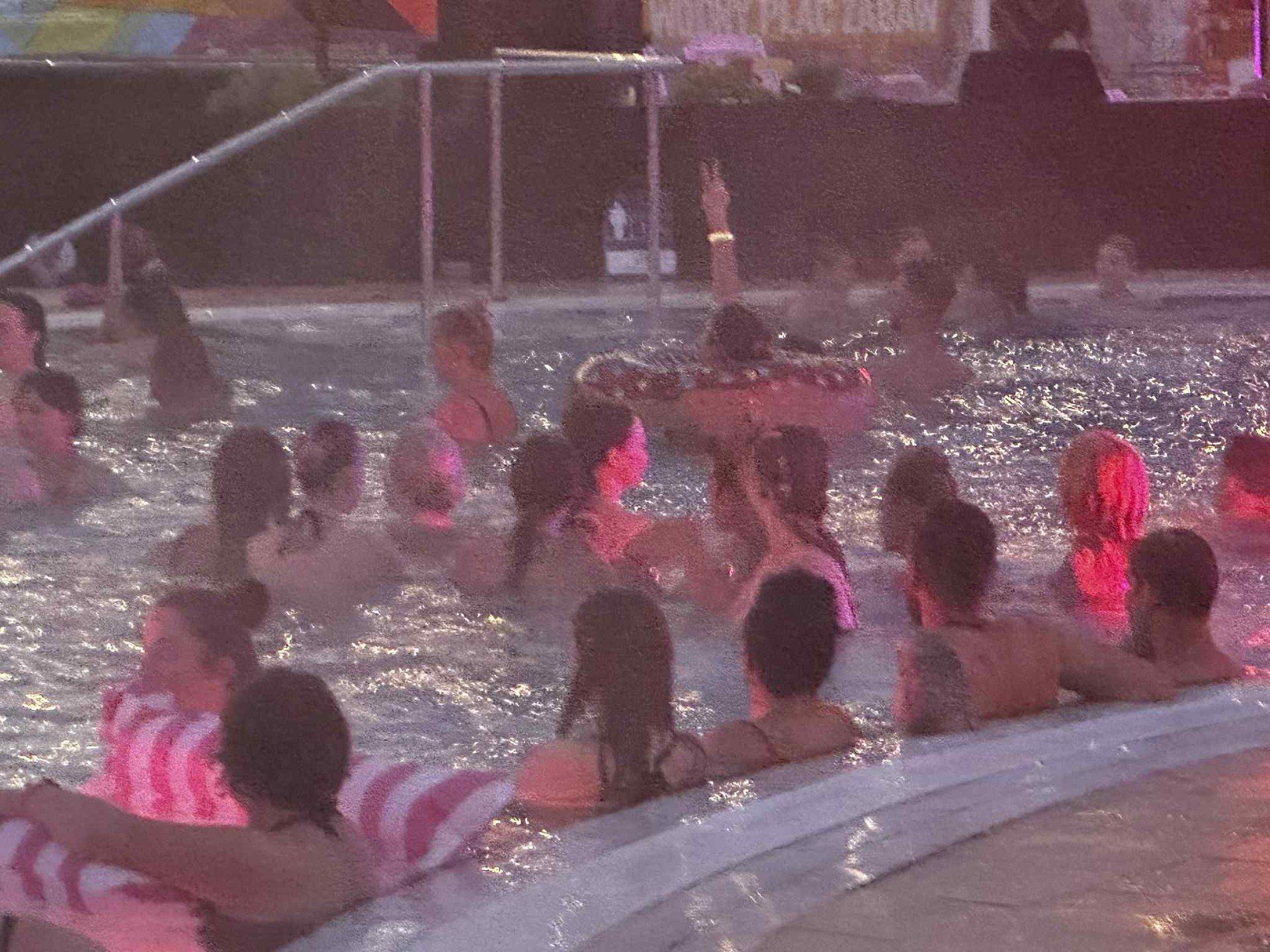 pink party fala