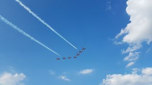 Airshow nad Wisłą budzi emocje. Mieszkańcy pytają o bilety i zamknięte bulwary