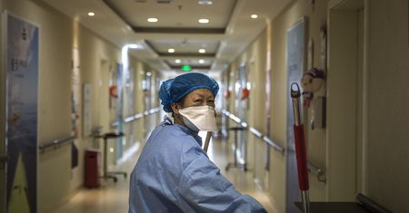 W Wuhan zrewidowano dane. Liczba ofiar śmiertelnych była źle podawana