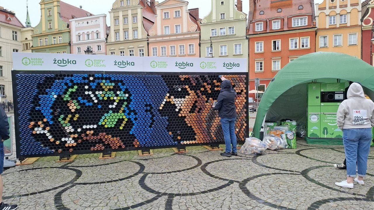 Za każdą puszkę już po wakacjach dostaniecie pieniądze. Pokazano, jak to będzie działać