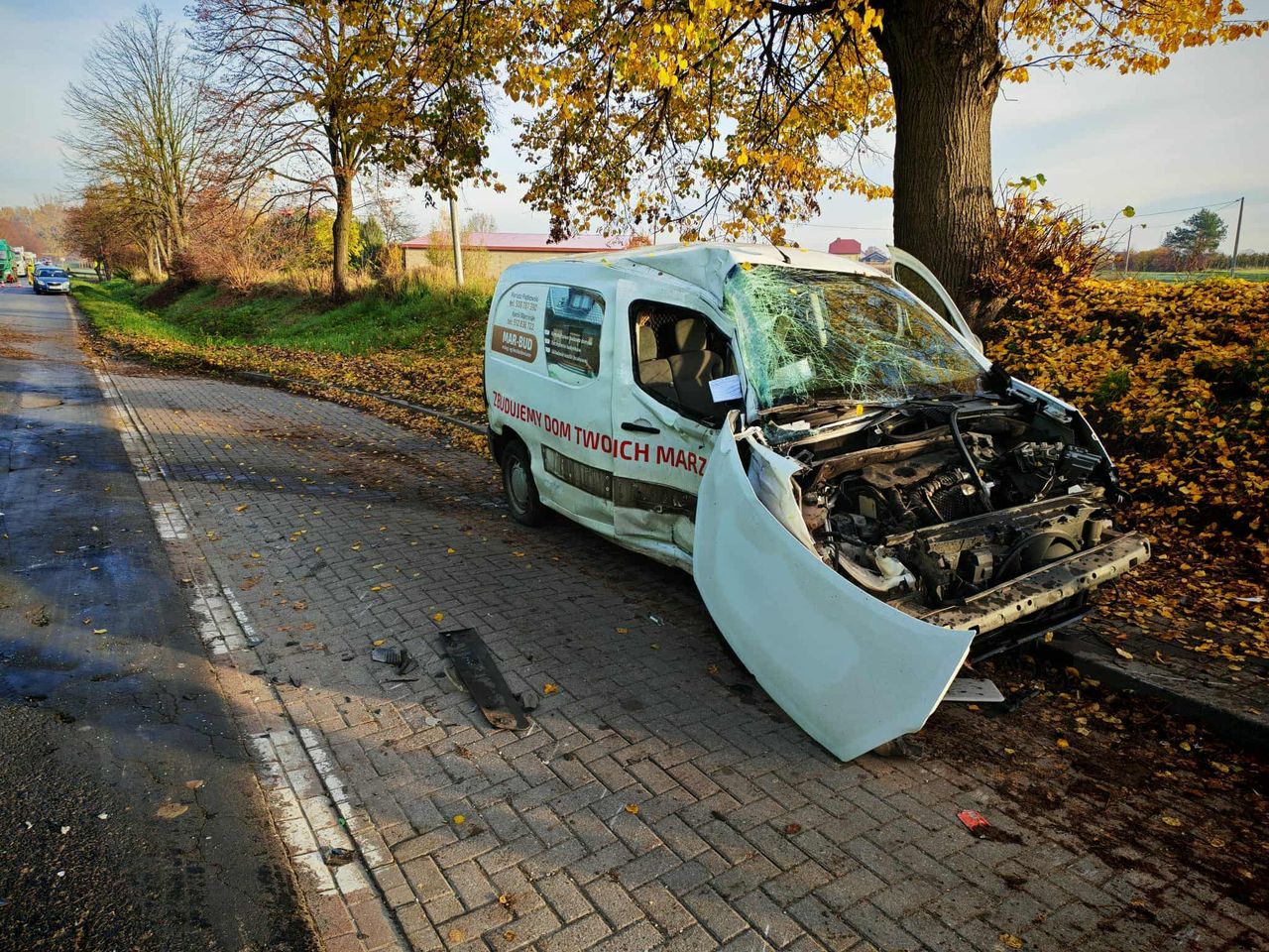 Droga w Nowym Trzepowie całkowicie zablokowana. 35-letni kierowca w ciężkim stanie!