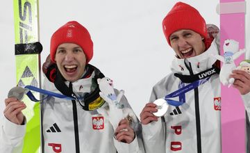 Skoki narciarskie hitem igrzysk. Tylu widzów miały transmisje z Włoch