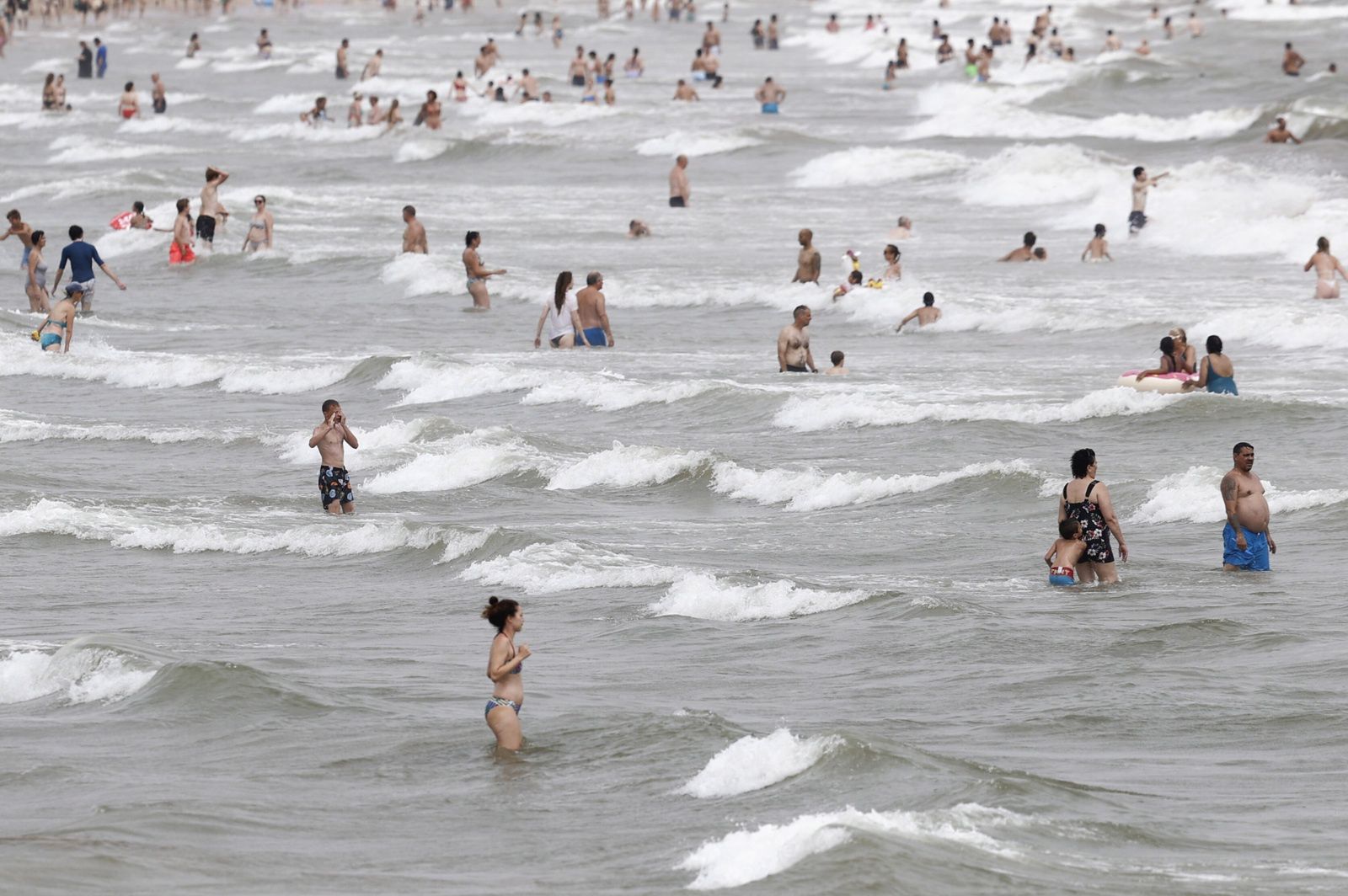 Toksyczne algi na hiszpańskich plażach. Mogą powodować problemy zdrowotne