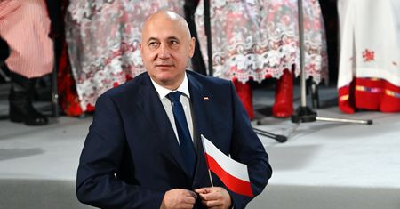 "Absolutna patologia". Burza po reportażu nt. wpłat na kampanię Brudzińskiego