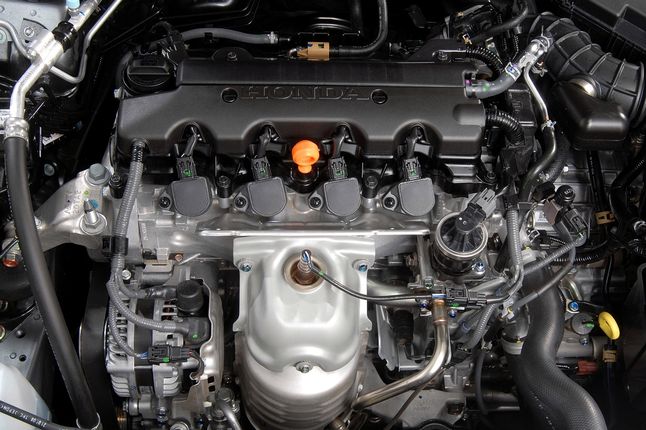 W Accordzie VIII montowano motor K24, ale także dość prosty R20 z jednym wałkiem i dość łatwym dostępem do rozrządu