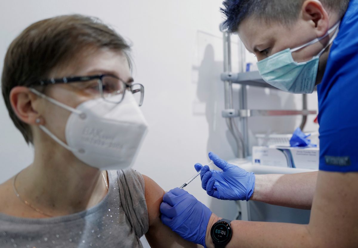 Koronawirus. Grecja chce wprowadzenia europejskich książeczek szczepień