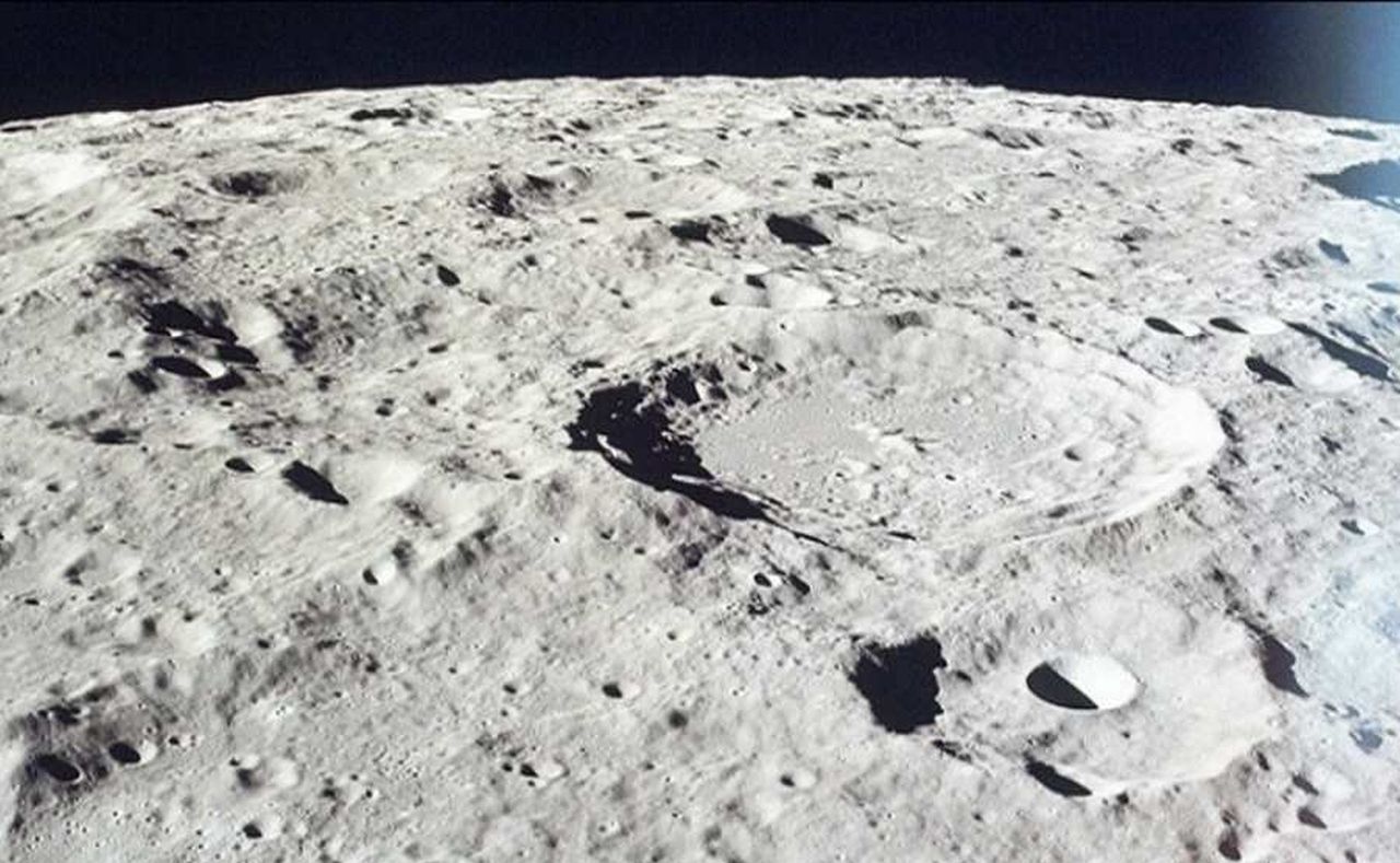 Odkryto nowy rezerwuar wody na Księżycu