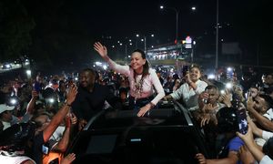 Maria Corina Machado pojawiła się w kościele. Potem ruszyły za nią tłumy