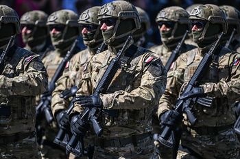 Powrót poboru do wojska? Polacy są podzieleni
