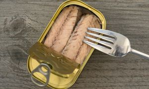 Obniża ciśnienie, działa przeciwzapalnie. Tani hit z puszki