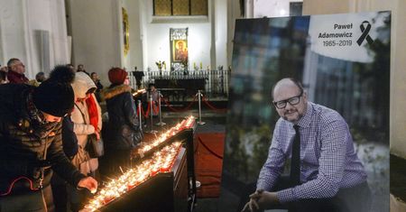 Zabójstwo Pawła Adamowicza. Kilkuset świadków w śledztwie i kolejne badania