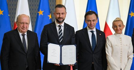 Rządzący odpowiedzą karnie za SAFE? "Ktoś będzie musiał"