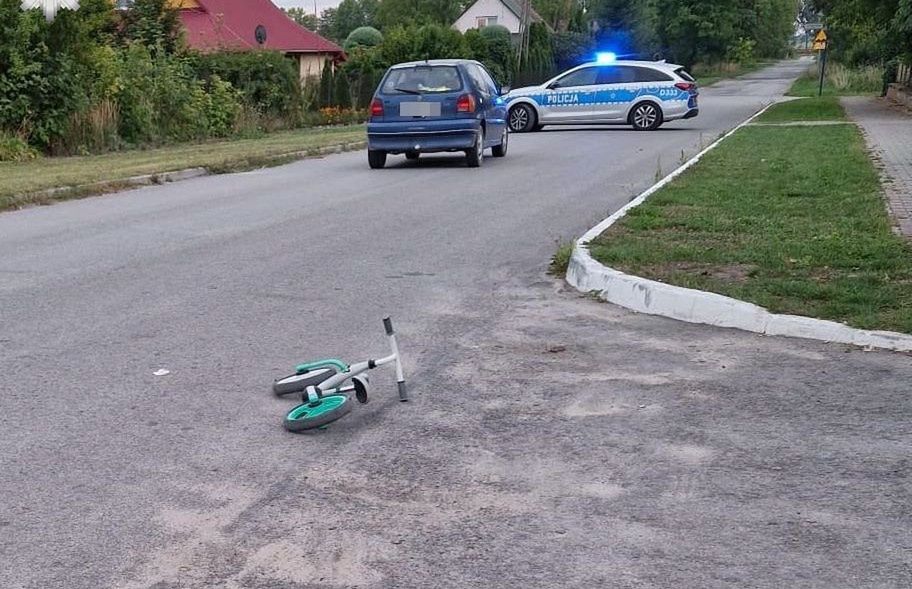 Dramatyczny wypadek na Lubelszczyźnie. Dwulatek na rowerku biegowym wjechał w samochód
