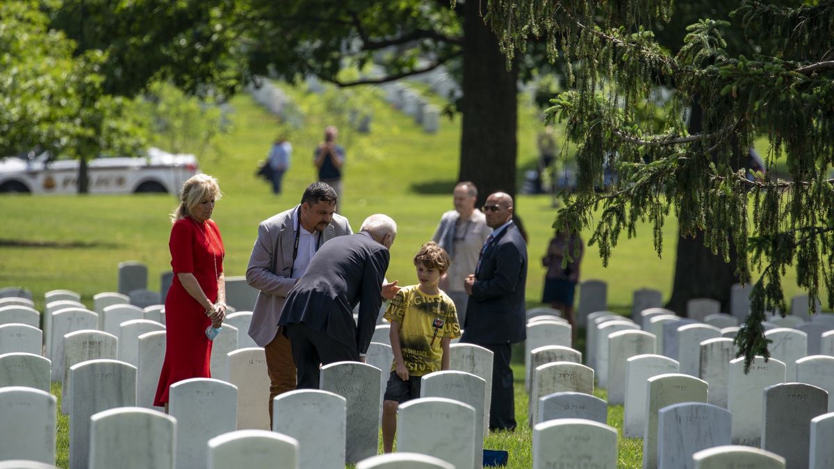 Para prezydencka porozmawiała z Polakiem na cmentarzu w Arlington