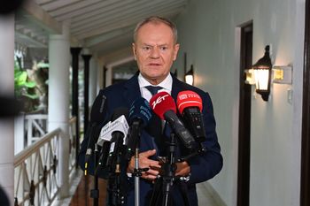 Tusk o dymisji Pełczyńskiej-Nałęcz. "Myślałem, że chociaż zadzwoni"