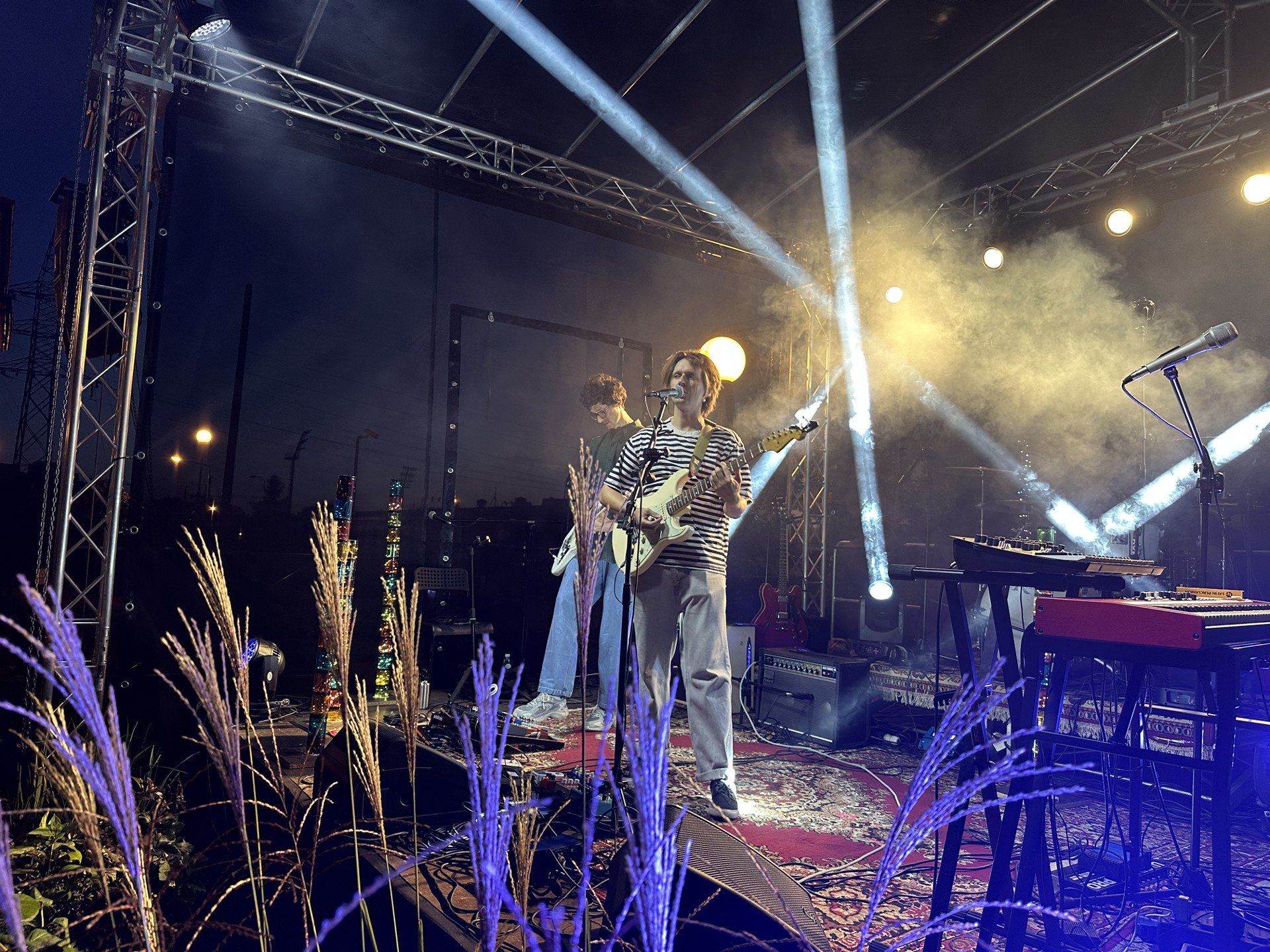 Na letniej scenie Elektrowni zaprezentował się zespół Oysterboy.