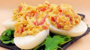 Jajka faszerowane w nowej wersji. Zaskocz gości w święta