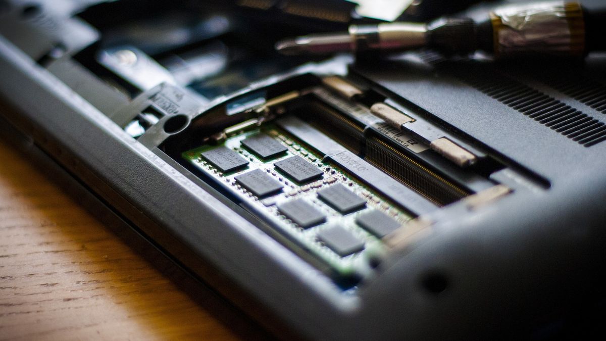 Pamięci operacyjne stały się drogie - może da się żyć bez nich?
