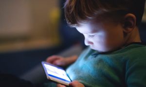 Ekspertka alarmuje: smartfony powodują nieodwracalne zmiany w oczach