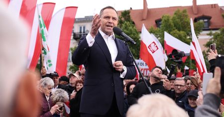 Sztabowcy zapowiadają, że Nawrocki złamie swoją deklarację. "Komisja i tak się odbędzie"