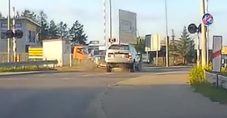 Co on zrobił? Aż wyrzuciło BMW. To musiało się tak skończyć