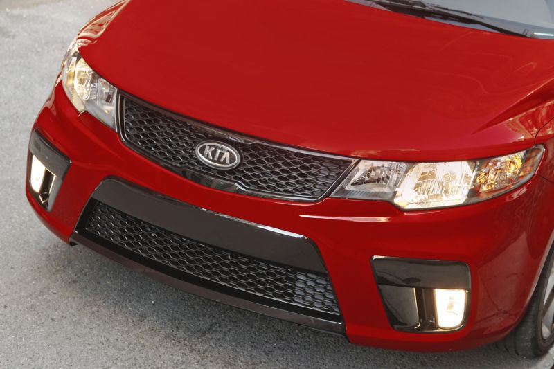 2010-Kia-Forte-Koup-20
