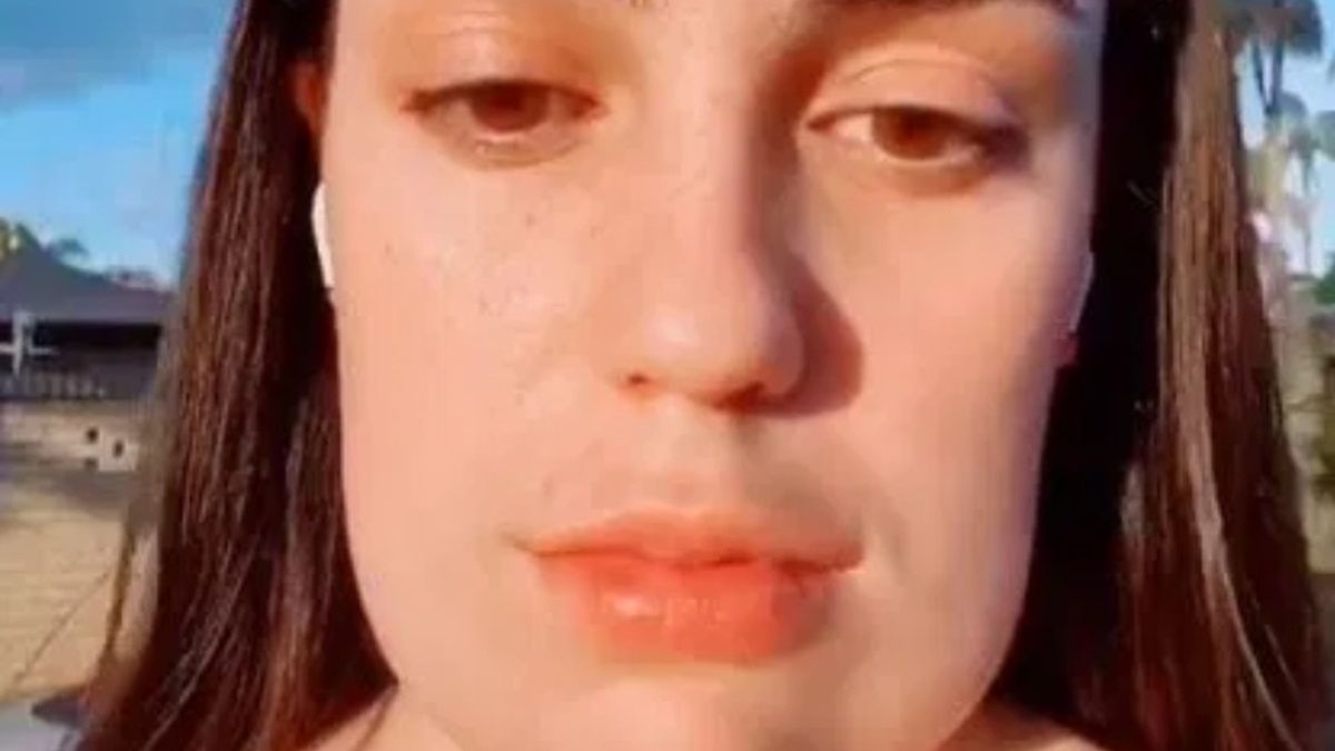 Zdobyła sławę z powodu "kwadratowej" głowy. 19-latka przeszła metamorfozę