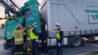 Lublin: Kierowca nie zauważył ograniczenia i staranował bramownicę