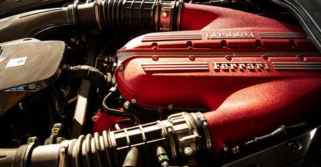 Ferrari nie żegna silników spalinowych. Widzi szansę w paliwach syntetycznych