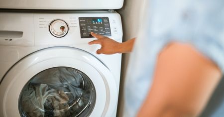 Robisz to nocą? Może grozić ci wysoki mandat. Nawet 5 tys. zł