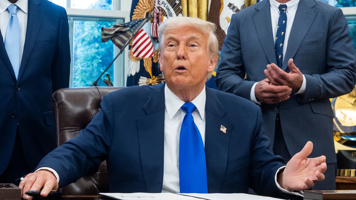 Trwają negocjacje UE z administracją prezydenta Donalda Trumpa ws. ceł. Bruksela szykuje "plan B" - donosi Bloomberg