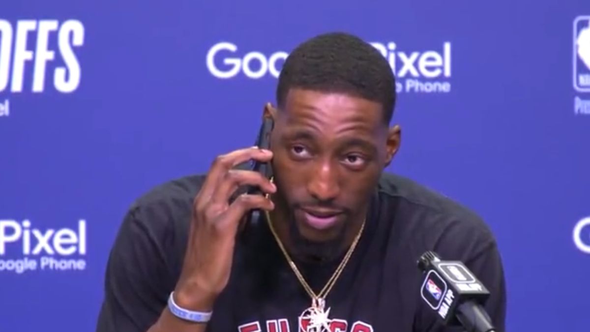 Bam Adebayo podczas konferencji prasowej