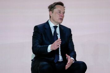 SpaceX i Tesla pod jednym szyldem? Musk mówi o możliwej fuzji