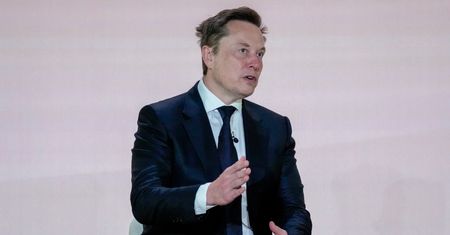 SpaceX i Tesla pod jednym szyldem? Musk mówi o możliwej fuzji