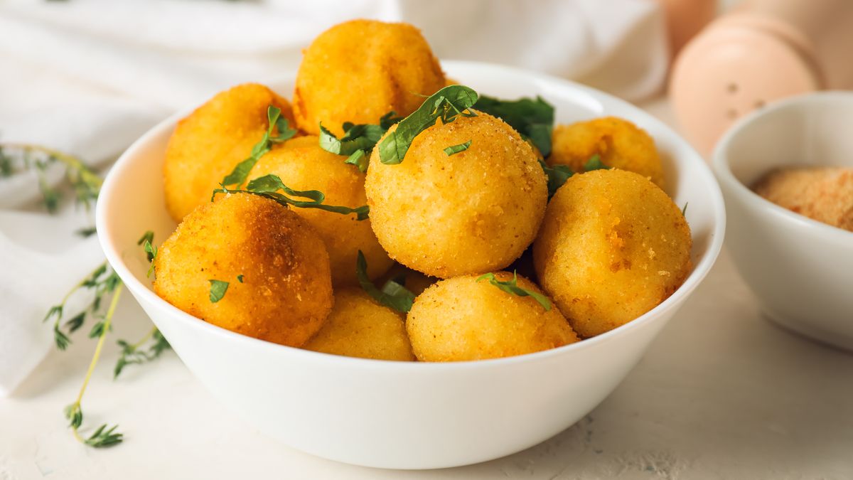 Kulki ziemniaczane możesz zrobić na oleju lub w piekarniku