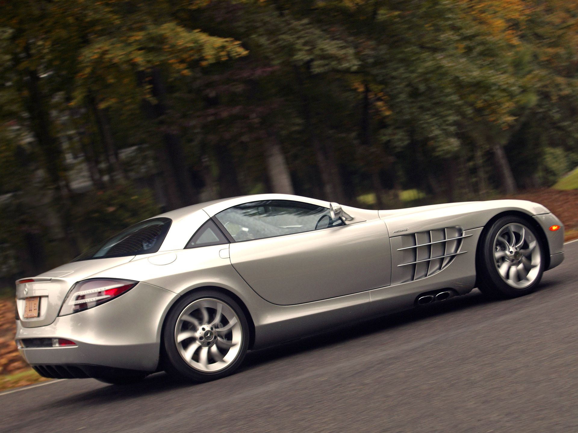 Pokolenie wcześniej: Mercedes-Benz SLR McLaren 63