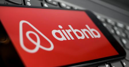Airbnb zawiesza działalność w Rosji i Białorusi. Rezerwacje anulowane