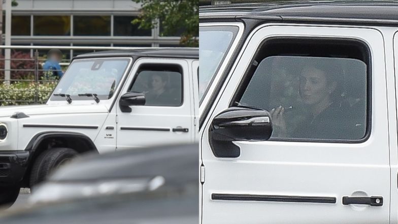 Sara Boruc gawędzi przez telefon za kierownicą mercedesa