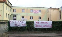 Powrót do szkoły. Awantura w Sosnówce. Strajk okupacyjny rodziców