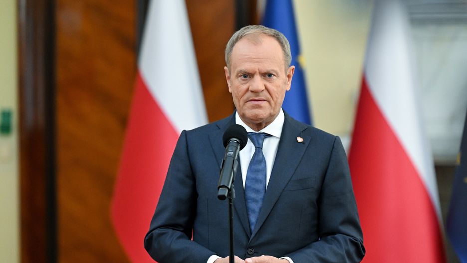 Warszawa, 14.05.2024. Premier Donald Tusk podczas konferencji prasowej po posiedzeniu rządu, 14 bm. w siedzibie KPRM w Warszawie. (mr) PAP/Radek Pietruszka
