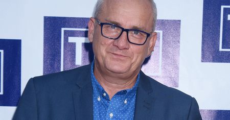 Olszański odpowiada na historię o łapaniu za piersi. "Nie mam sobie nic do zarzucenia"