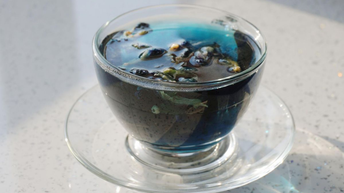 Niebieska herbata odchudza i obniża poziom cholesterolu